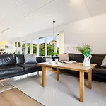 Kita - 500m From The Sea By Interhome