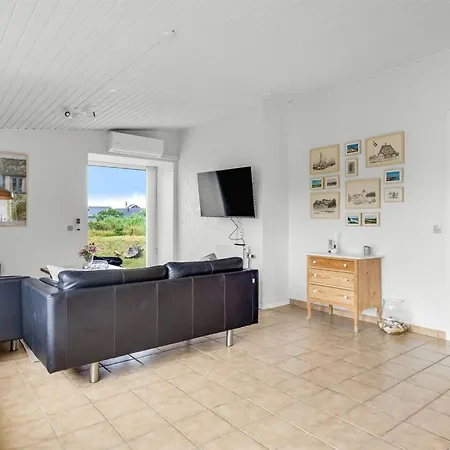 Kita - 500m From The Sea By Interhome